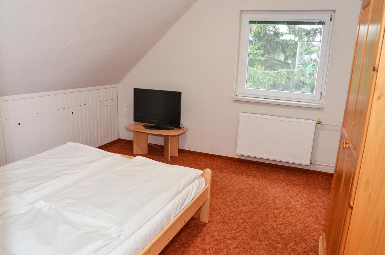 Gabor Aron Apartman Aparthotel ไฮจ์ดุสโซบอสโล ภายนอก รูปภาพ
