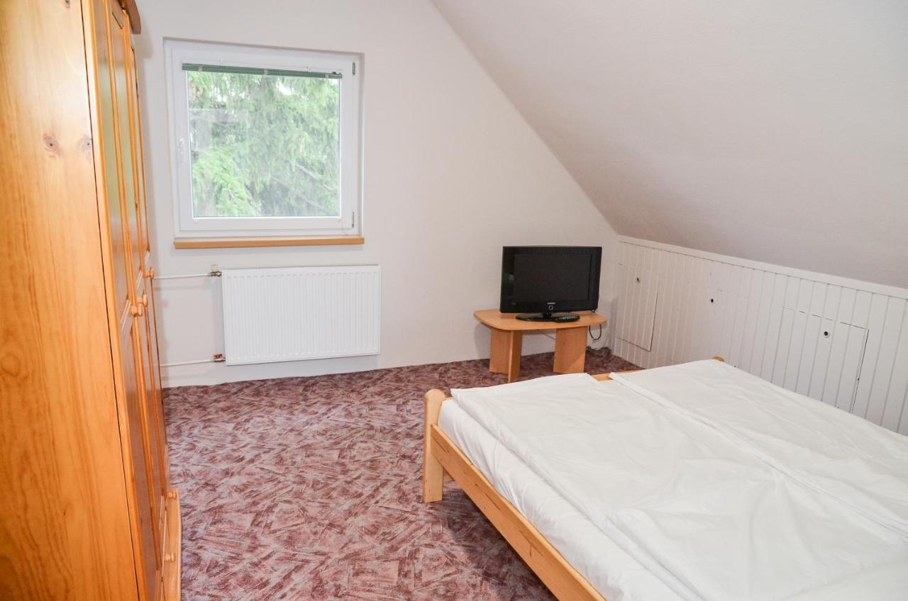 Gabor Aron Apartman Aparthotel ไฮจ์ดุสโซบอสโล ภายนอก รูปภาพ