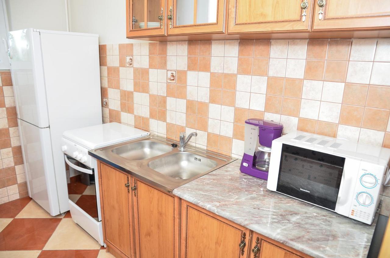 Gabor Aron Apartman Aparthotel ไฮจ์ดุสโซบอสโล ภายนอก รูปภาพ
