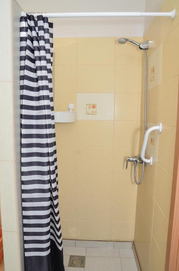 Gabor Aron Apartman Aparthotel ไฮจ์ดุสโซบอสโล ภายนอก รูปภาพ
