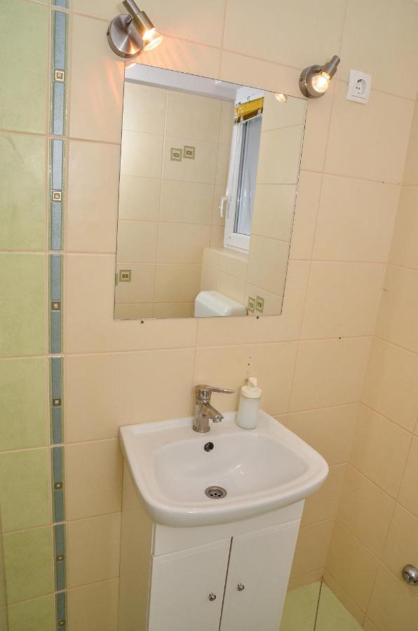 Gabor Aron Apartman Aparthotel ไฮจ์ดุสโซบอสโล ภายนอก รูปภาพ