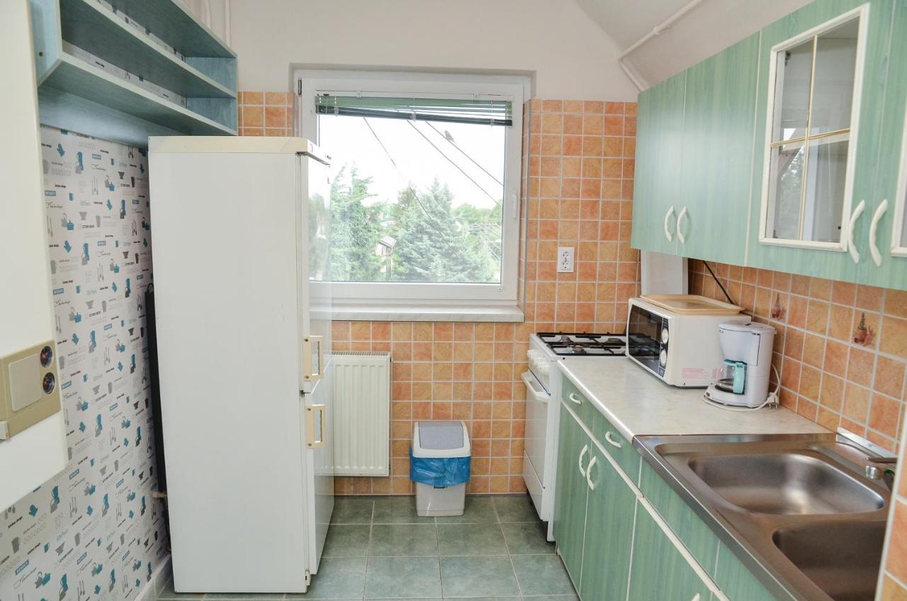 Gabor Aron Apartman Aparthotel ไฮจ์ดุสโซบอสโล ภายนอก รูปภาพ