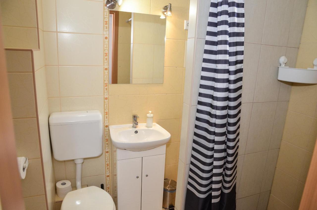 Gabor Aron Apartman Aparthotel ไฮจ์ดุสโซบอสโล ภายนอก รูปภาพ