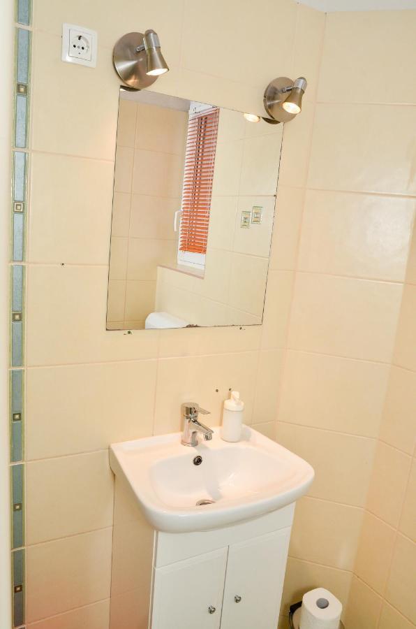 Gabor Aron Apartman Aparthotel ไฮจ์ดุสโซบอสโล ภายนอก รูปภาพ