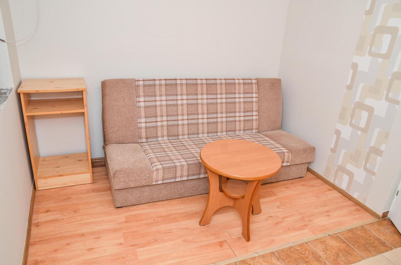 Gabor Aron Apartman Aparthotel ไฮจ์ดุสโซบอสโล ภายนอก รูปภาพ